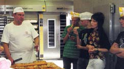 Schulklasse in der Bäckerei Hondt Syyskuu 2009: