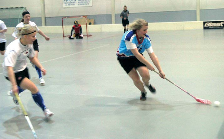 FUTSAL KASVATTAA SUOSIOTAAN Salibandyssa kovatasoinen lopputurnaus lähtivät kotimatkalle. Valkeakosken ja Omnian ammattiopistot voittivat lohkonsa selvillä marginaaleilla.