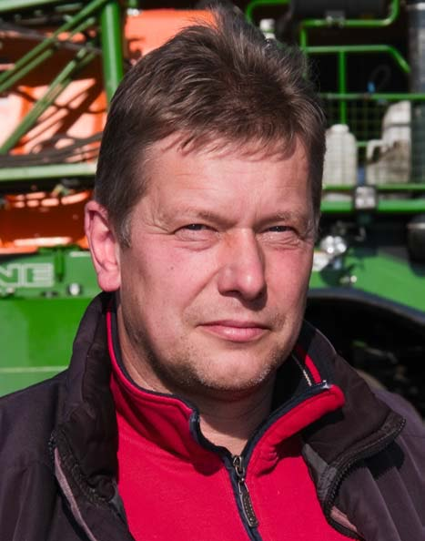 Käytännön kokemuksia AMAZONE-ajoruiskusta Maatalousurakoitsija Holger Thomsen on käyttänyt vuodesta 2008 lähtien AMAZONE-ajoruiskua 5000 ha alalle vuosittain: Maatalousurakoitsijana täytyy investoida