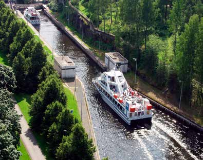 Paras vaihtoehto Venäjän vierailuun on lähteä kesällä Lappeenrannasta m/s Carelialla viisumivapaasti Viipuriin ja Pietariin.