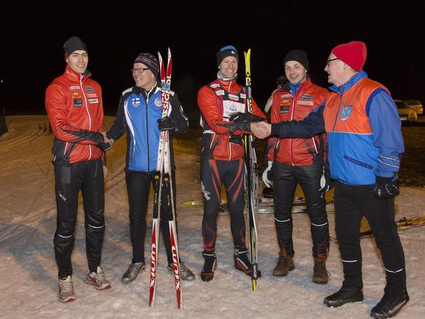 Vuoden 2015 Mastereiden kustantamat Finlandia-hiihtäjät tulivat Vihdin Viestistä Kuvassa Jukka