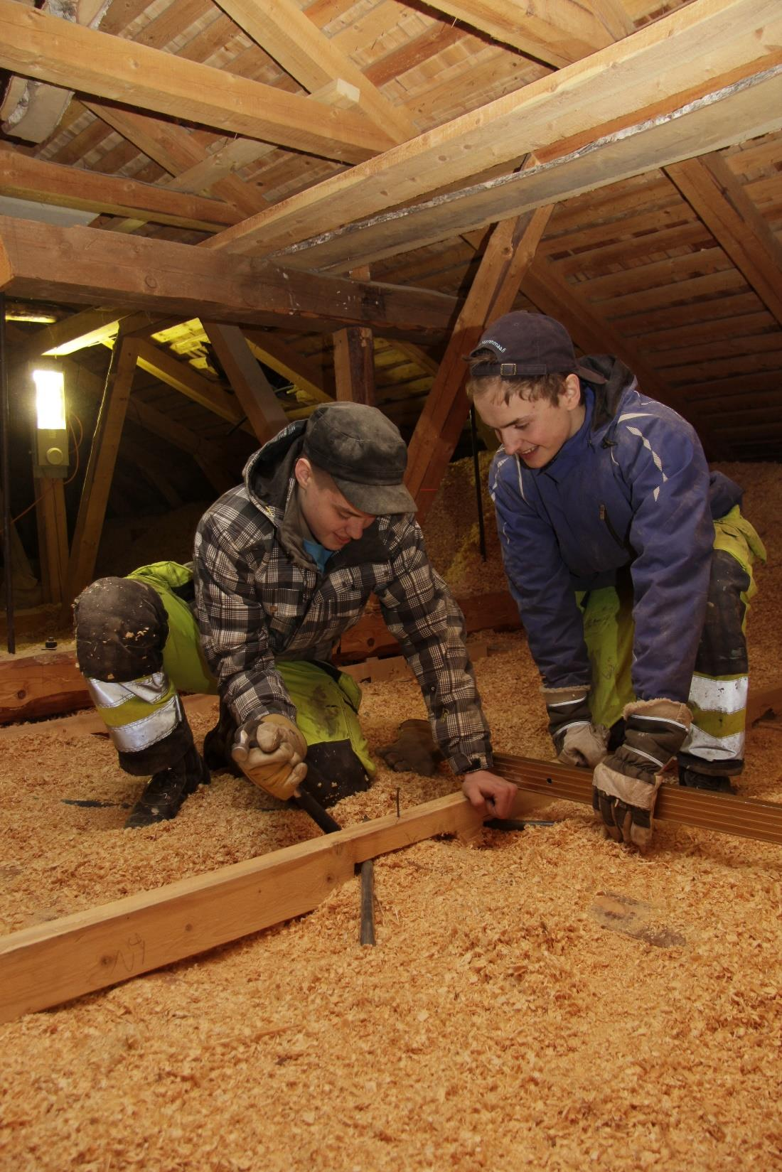 2013 Yhteistyö ammattikoulun rakennuspuolen kanssa: