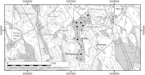 Teuvo Herranen 52. Mossen Mossen (kl. 2323 04, x = 7049,1, y = 3327,1) sijaitsee noin 44 km Kruunupyyn keskustasta kaakkoon (kuva 61). Se rajoittuu pääosin mäkiseen moreenimaastoon.