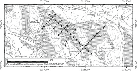 Kruunupyyssä tutkitut suot ja niiden turvevarat Osa 1 56. Långbackmossen Långbackmossen (kl. 2323 05, x = 7057,8, y = 3327,5) sijaitsee noin 32 km Kruunupyyn keskustasta kaakkoon (kuva 65).