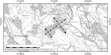 Kruunupyyssä tutkitut suot ja niiden turvevarat Osa 1 28. Lampmossen Lampmossen (kl. 2323 02, x = 7056,9, y = 3319,1) sijaitsee noin 28 km Kruunupyyn keskustasta kaakkoon (kuva 34).