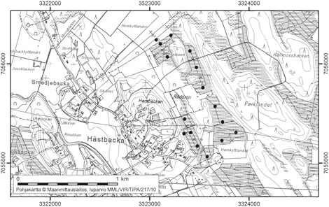 Teuvo Herranen 38. Rödbron Rödbron (kl. 2323 05, x = 7055,7, y = 3323,4) sijaitsee noin 32 km Kruunupyyn keskustasta kaakkoon (kuva 45).