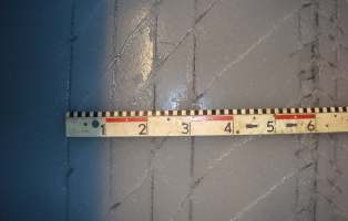 Murtokuvio 50 mm tasaisessa jäässä 2 kn vastaavassa nopeudessa.