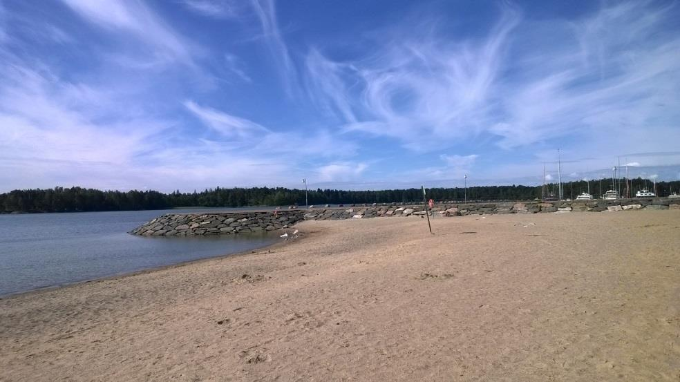 5 Aurinkolahden uimarantaa kesällä 2014 Ranta kesällä 2015 3. UIMARANNAN KUVAUS 3.1 Vesityyppi Meri 3.