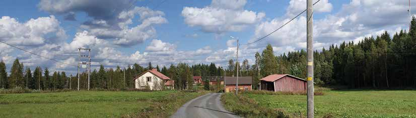 Kuva 16-8. Vuorenmaan asutusta. 15 km 10 km 6 km 3 km 2. 1. 1. 3. 1. 16 0 3 6 9 12 Km Pesolan tuulivoimala Korkeanmaan tuulivoimala Muinaisjäännöspisteet (Museovirasto) Etäisyysvyöhyke VE1 tuulivoimaloista Valtakunnallisesti arvokkaat maisema-alueet 1.