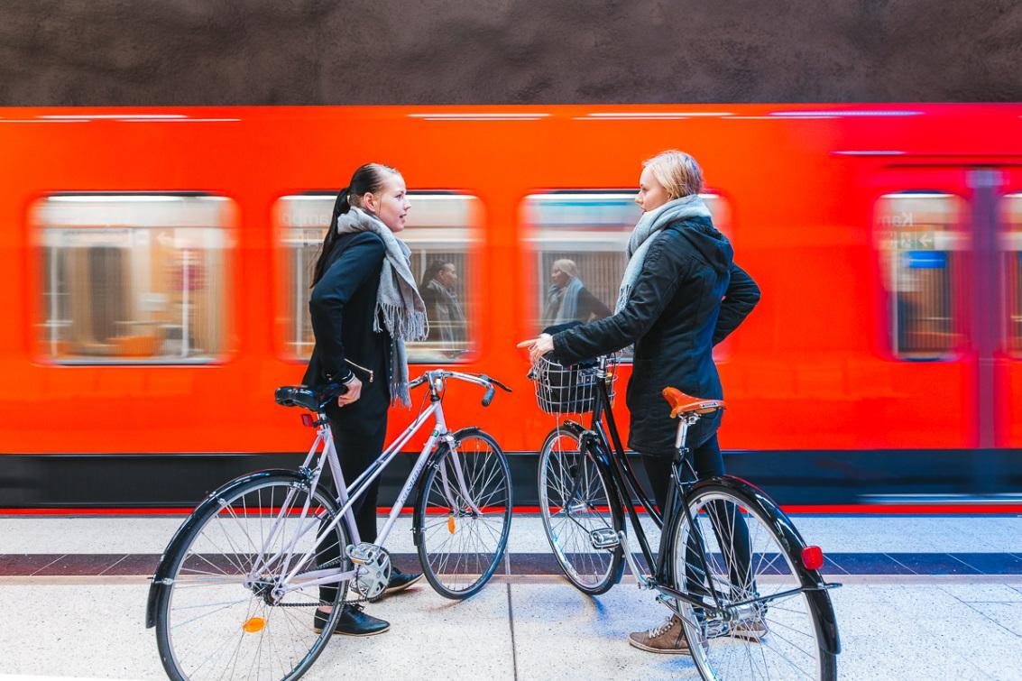 Haaste: Myös uusien helsinkiläisten myötä liikkuminen kehittyy tavoitteen mukaiseen suuntaan Liikennejärjestelmän rooli: