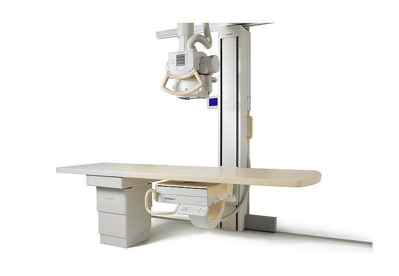 12 (44) huoneen ulkopuoliseen tilaan, josta on näkyvyys tutkimushuoneeseen. Mammografialaite on suunniteltu rintojen kuvantamiseen.