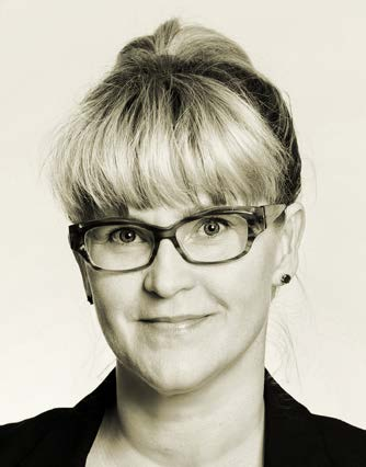 Hän on suorittanut yhteiskuntatieteiden maisterin tutkinnon Lapin yliopistossa pääaineenaan kansainväliset suhteet.