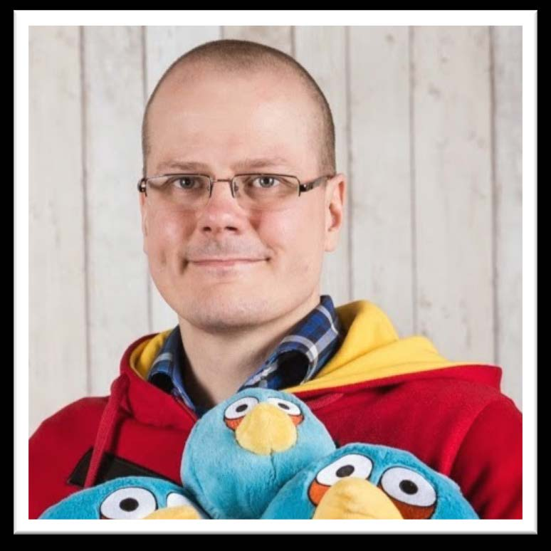 SHORT INTRODUCTION Petri Hyökyranta, 44v, CTO Rovio Games 1996-1997 toiminimellä ATK-koulutusta, kotisivuja, intranet-hankkeita jne.