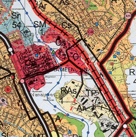 Suunnittelualue on pääosin Hämeenlinnan kaupungin omistuksessa (vihreä) keltaiset