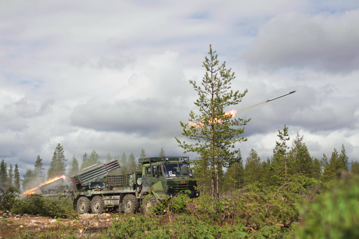 T-72-panssarivaunut Itä-Saksan jäämistöstä,