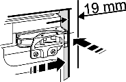 13 (51) siten, että kulmakappale on vielä liikuteltavissa jonkin verran vasempaan ja oikeaan. Fig. 11 Fig. 12 Fig. 13 u Suojakelmu vedetään suojuslistan Fig. 14 (22) päältä pois.