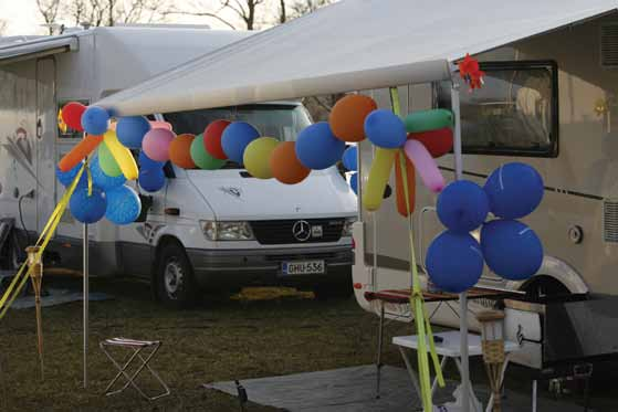 Lastensarjan selvä voittaja oli Vilma Raappana hippiteemalla. Onnittelut voittajille.
