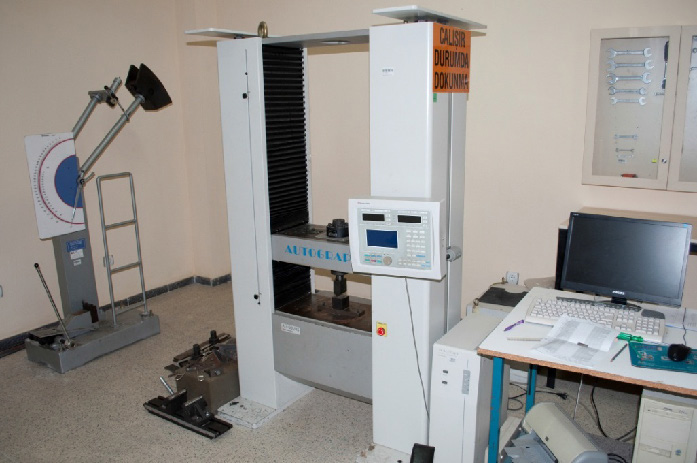 tensile testing machine. Kuva 4.