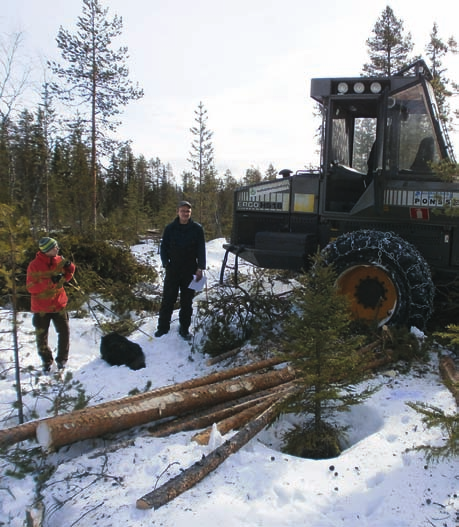 Nyt on aika teettää puunmyyntisuunnitelma On se aika keväästä, jolloin puunostajat ovat liikkeellä kesäleimikoiden toivossa. Haastavat talvikorjuutalvet ovat syöneet ostajien kesäleimikkovarannot.