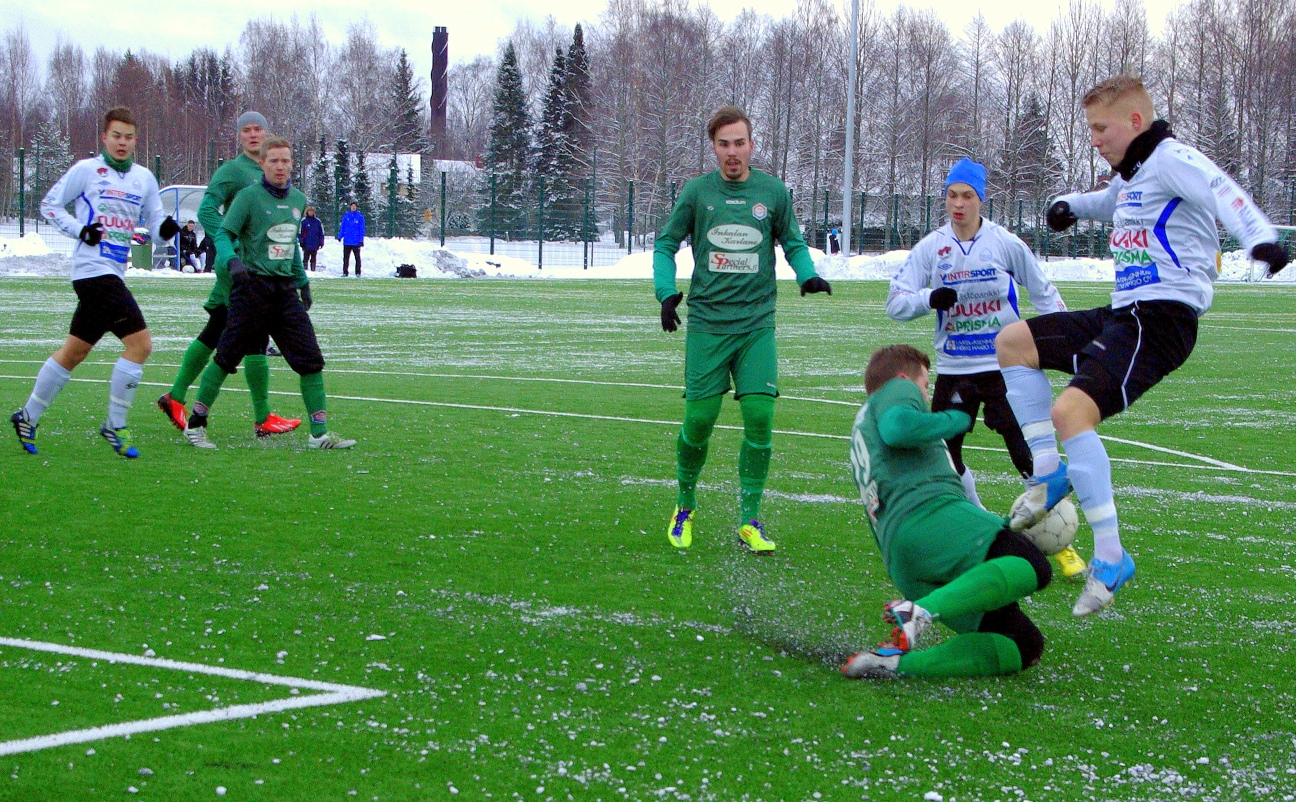 FC Haka/HJS yj pelasi lauantaina 24.1 Pullerissa talven viimeisen harjoitusottelunsa ennen A-junioreiden SMkarsintasarjan alkua Parolan Visan edustusjoukkuetta vastaan.