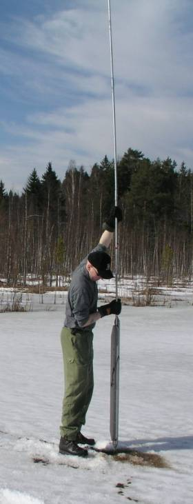 Sedimenttitutkimukset Eri tyyppiset kairaukset ja näytteenotto: Pitkät sedimenttisarjat: pitkän ajan sedimentaatio 0-10 000 vuotta, kuroutuminen, luonnolliset ympäristömuutokset,