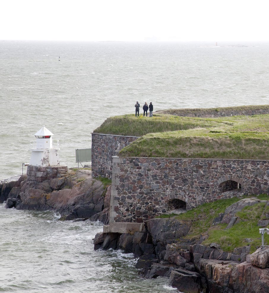 OSA 2 KULTTUURIYMPÄRISTÖJEN ALUEKUVAUKSET 1700-luvun puolivälissä rakennettu Suomenlinna on Unescon maailmanperintökohde, joka edustaa merkittävää