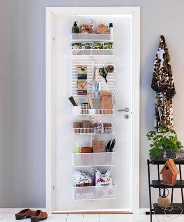 SEINÄLLE JA OVEEN ASENNETTAVA Ei reikiä oveen! Utility Door and Wall Rack Yhdistelemällä Utility Home -tuotteiden kanssa saat enemmän toimintoja. Hyödynnä käyttämätön tila ovessa.