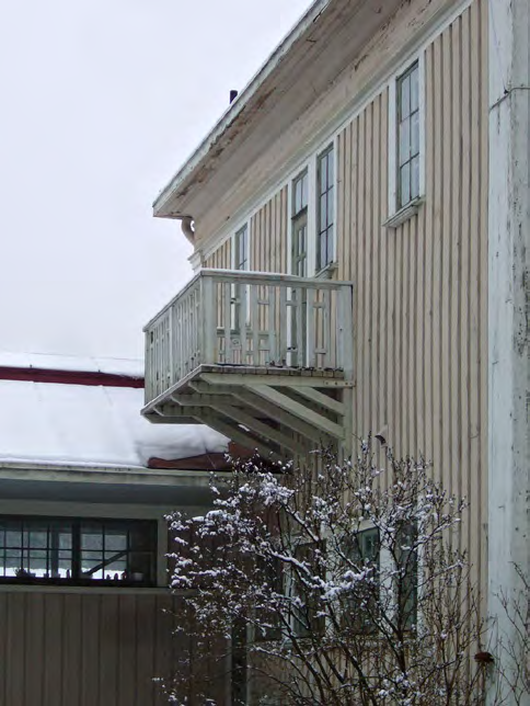 Yllä pihasivu vuonna 2014 (vrt.