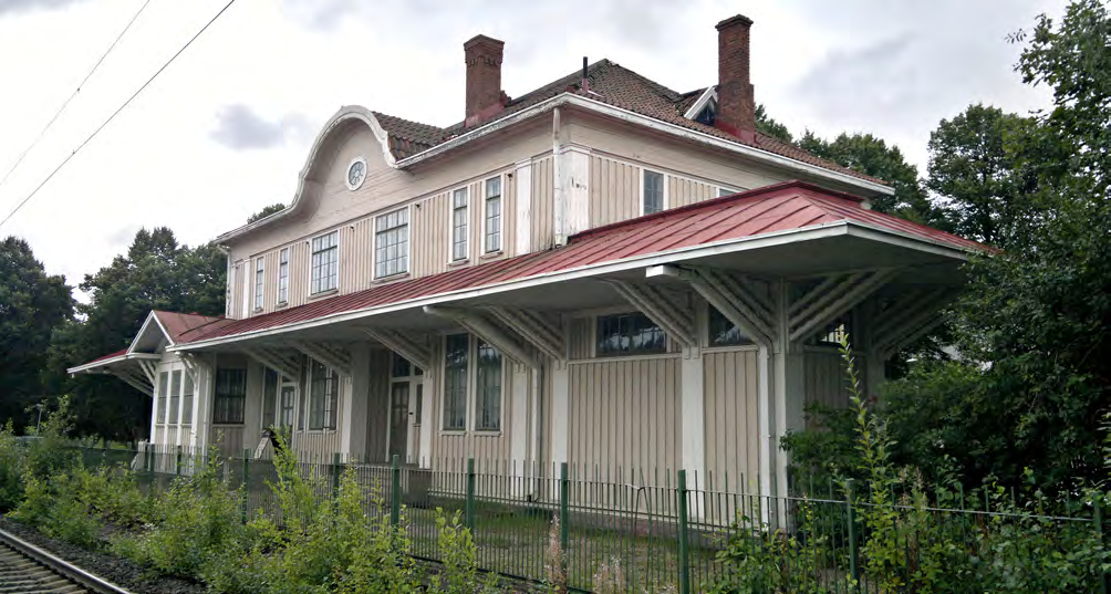 Yllä piirustus numero 3473 (1): Radan puoleinen osajulkisivu 1:20. Piirustusta ei ole päivätty, mutta piirustusnumeroinnin perusteella se lienee vuodelta 1914 tai 1915.