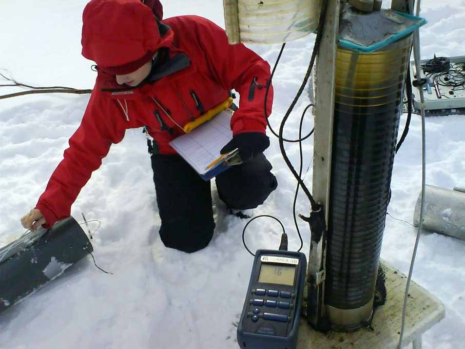 Taulukko. Vuonisjärven pohjasedimentin laboratorioanalyysien tulokset maaliskuussa 0 otetuista näytteistä. Taulukko 7. Veden ja pohjasedimentin tärkeitä redox-potentiaalin (Eh) raja-arvoja.