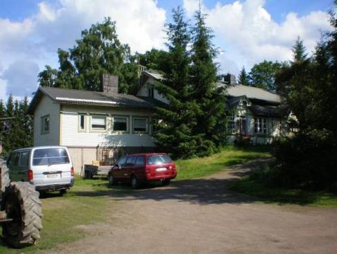 peiterimavuoraus, vaalea Ikkunatyyppi Kuusiruutuinen risti-ikkuna.