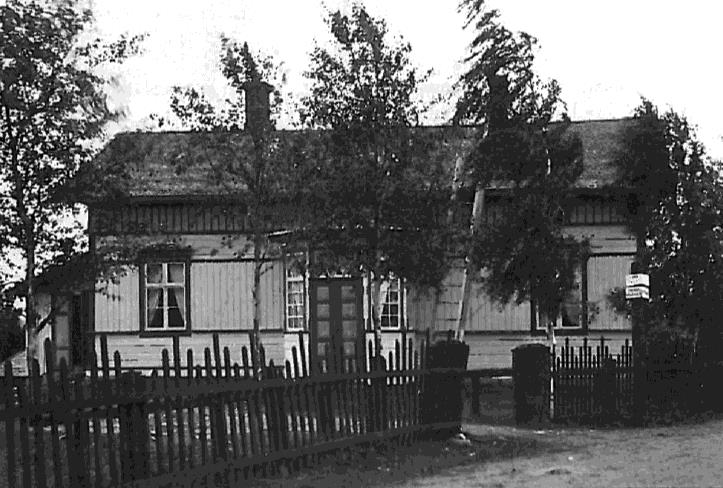 KULTTUURIHISTORIALLINEN ARVO Rakennushistoriallinen arvo Historiallinen arvo Maisemallinen arvo Arvojen perustelu rakennusperinteinen Asutushistoria, taloushistoria Maisemallisesti keskeinen sijainti