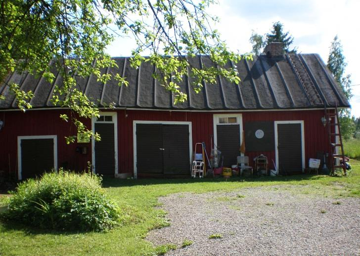 Ikkunatyyppi Neliruutuinen Katemateriaali Kattohuopa, kolmiorima Katon muoto Satula Kuisti - Kunto Ulkoisesti hyvä / kohtalainen Uotsola-Häijää-Salmi osayleiskaava, inventointikortti 2011