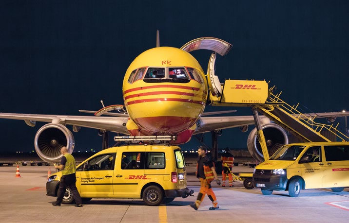 DHL Express - Palveluopas 2017: Suomi PALVELUT 5 Vientipalvelut Tuontipalvelut Pikakuljetus kotimaassa DHL Express Envelope Lisäpalvelut Lisämaksut Huolintapalvelut LISÄPALVELUT DHL Express tarjoaa