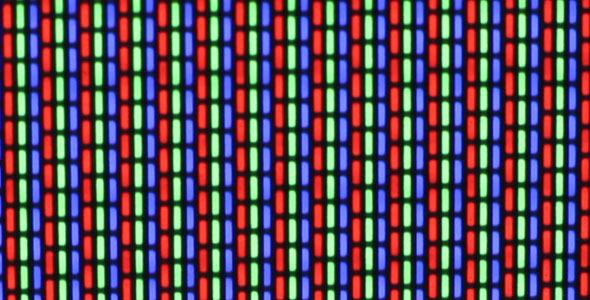 21 KUVA 16: Suurennos television kuvaruudusta (18) Painovärien CMYK-järjestelmää ( ) kutsutaan subtraktiiviseksi, eli vähentäväksi järjestelmäksi (kuva 17).