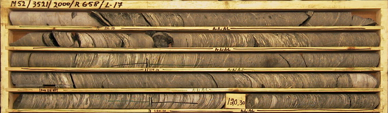 Fig. 6 Quartz rock intersection in the hole R658 from 105