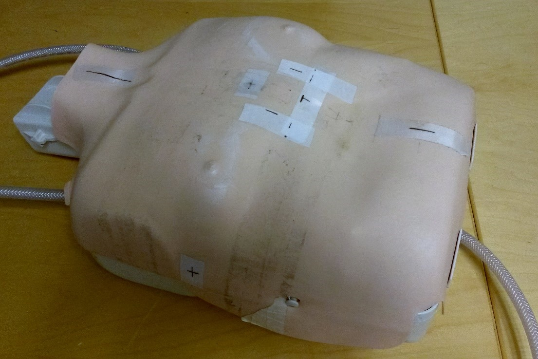 6 1 JOHDANTO Oulun yliopistollisen sairaalan sädehoidon yksikössä on käytössä hengittävä simulaationukke, jolla sädehoidon antamista voidaan harjoitella ja simuloida.