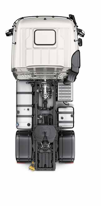 Esimerkkinä Actros Volumer 4x2 -puoliperävaunun vetoauton säiliöversio (akseliväli 3700 mm: 990 l diesel, 75 l AdBlue ). 1 3 1 3 700 mm 2 2 565 mm 735 mm 4 4 650 mm Säiliöiden moduulirunko.