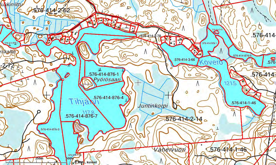 Tulosteen keskipisteen koordinaatit (ETRS-TM35FIN): N: 6813105.6339286, E: 400749.61383929 Karttatuloste ei ole mittatarkka.