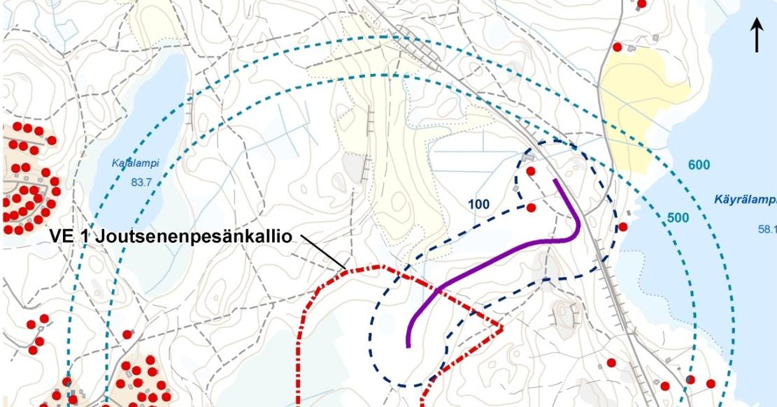 Kouvolan kaupunki, puhtaiden ylijäämämaiden läjitysalueen YVA-selostus 71 Kuva 35. Joutsenenpesänkallion läheisyydessä sijaitsevat asuinrakennukset ja päiväkoti.