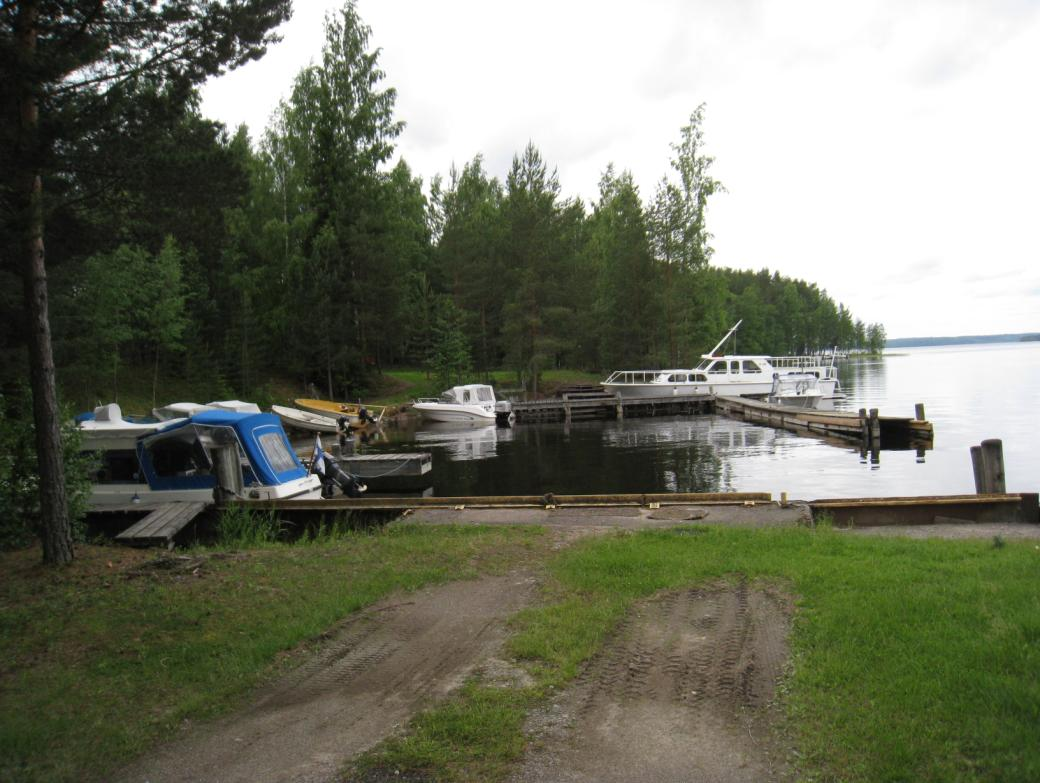 6 Venelaituri 2. Aloite Aloite ranta-asemakaavan laatimiselle on tullut yksityisiltä maanomistajilta. 2. Tavoitteet Ranta-asemakaavan tarkoituksena on mahdollistaa uusien loma-asuntojen toteuttaminen suunniteltavalla alueella olemassa olevan rakennusoikeuden puitteissa.