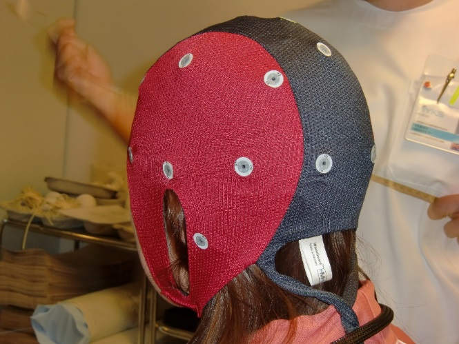 EEG-TUTKIMUS Sairaanhoitaja tai laboratoriohoitaja tekee rekisteröinnin.
