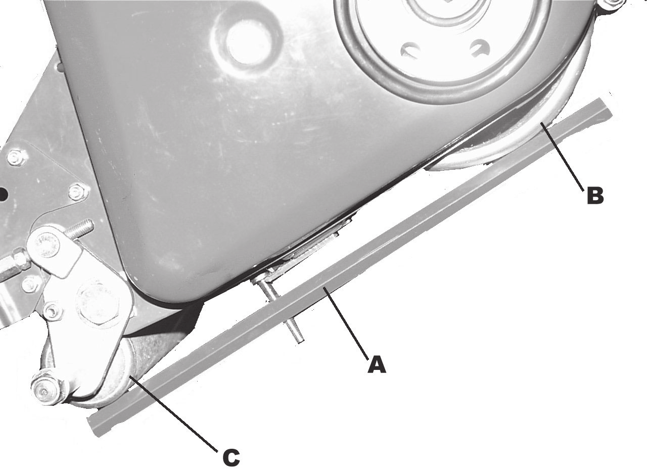 Leikkuun mitattu korkeus on pultin pään alapuolelta asetustangon pintaan.