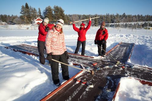 HYVÄRILÄN TALVIOHJELMAT 2016-2017 Hyvärilä tarjoaa monipuoliset ohjelmapalvelut yrityksille ja ryhmille niin yhdessäoloon ja virkistykseen kuin myös tykytoimintaan. Kysy lisää!