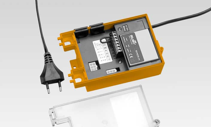 ..+0 C kaapeli 0, m europistokkeella tyyppi -napainen liitin, -napainen liitin johdinliittimet johdoille, mm Power Verkko supply AC 0 AC 0 V BAE-S BKN0- M ) ) a b -säikeinen -wire conductor johdotus