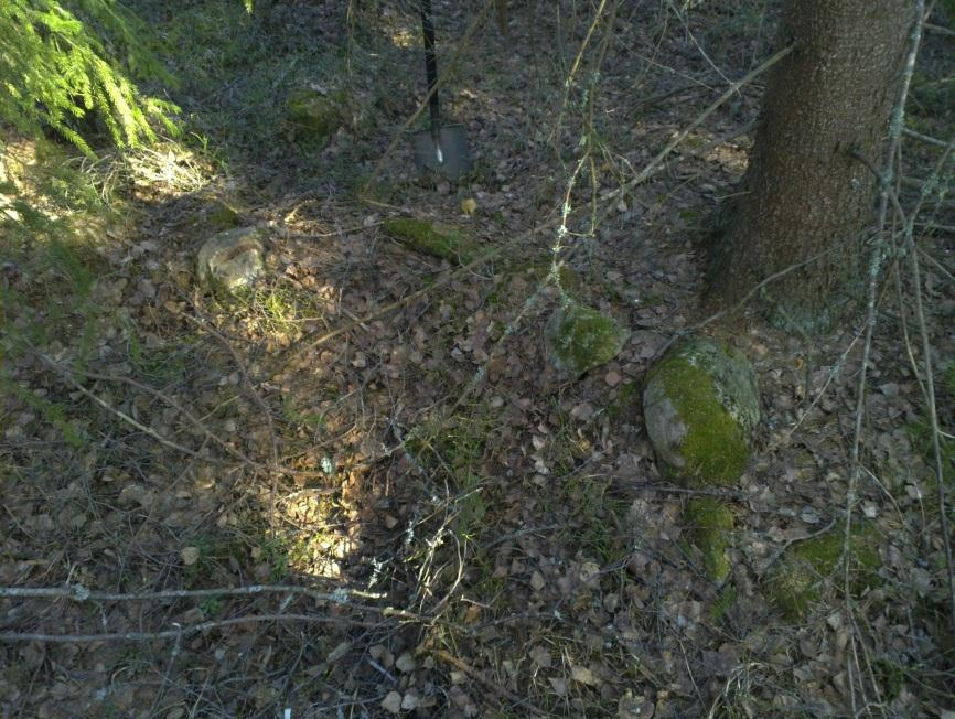 3 Alueen keskiosassa, Munterontien varrella sijaitsee Etu- ja Taka Munteron laaja kivikautinen asuinpaikka (mjrek: 405010002), jonka länsiosa ulottuu nyt tutkitulle kaava-alueelle.