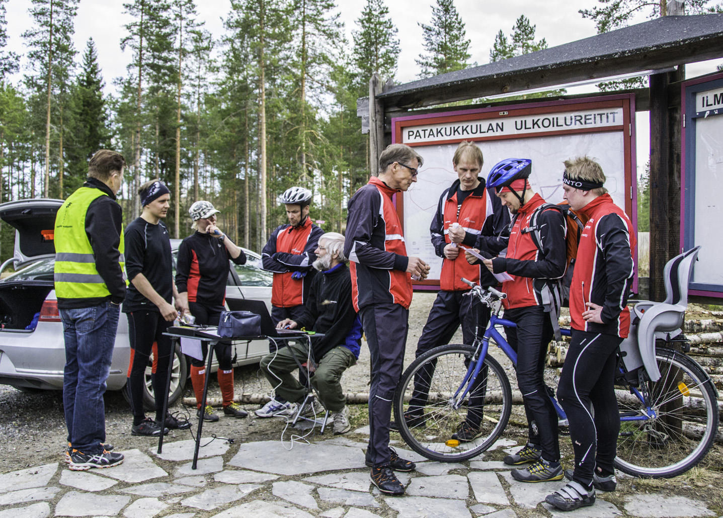 Jos olet uusi jäsen, maksa jäsenmaksu ja ilmoita yhteystietosi sihteerille.