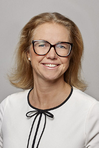 varapuheenjohtaja 2016 Elisa Oyj, hallituksen jäsen 2010 Suomen Messut Osuuskunta, hallituksen jäsen 2016 Maanpuolustuskurssiyhdistys, hallituksen jäsen 2016 B-sarjan osakkeita: 4 174 Hallituksen