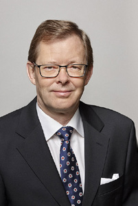Oyj, hallituksen varapuheenjohtaja, tarkastusvaliokunnan puheenjohtaja 2015 Pöyry Oyj, hallituksen jäsen 2016 B-sarjan osakkeita: 4 200 Hallituksen jäsen 2012 Riippumaton merkittävistä