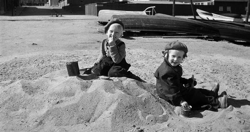 Muotoja luonnosta Paikka: Kaupunginmuseo, Sofiankatu 4. Kohderyhmä: peruskoulun alaluokat. 13.1. 14.2. Vierailun aikana tutkitaan tarkemmin arkkitehtien ja taiteilijoiden jäljittelemiä luonnonmuotoja.